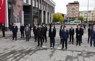 Atatürk’ün Kars’a gelişinin 96. yılında törenle...