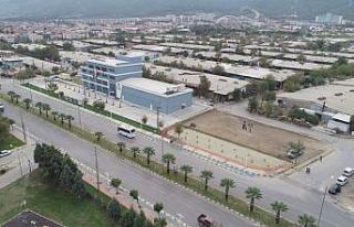 Atıl alan hem yeşillenecek hem de açık otopark...