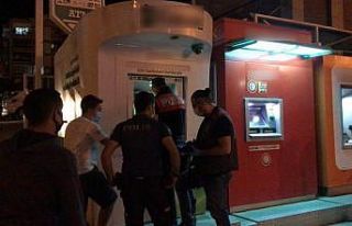 ATM’ye yerleştirilen kameralı kopyalama aparatını...