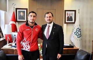 Avrupa 3’üncüsü Muhammet, Macaristan yolcusu