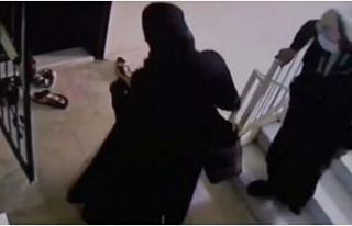 Ayakkabı hırsızı iki kadın güvenlik kameralarına...