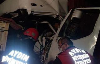 Aydın’daki feci kazada tır sürücüsü hayatını...