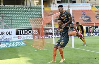 Aytemiz Alanyaspor liderliği bırakmadı