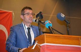 Ayvalık MHP’de Mehmet Sıray güven tazeledi