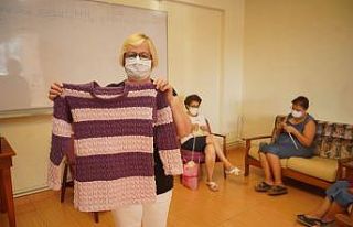 Ayvalıklı ev hanımları Hollanda’ya kazak ihraç...