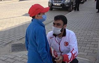 Baba dakikalarca uğraştı, minik Muhammed annesi...