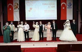 Bağcılar’da 5 çift, dünya evine girdi