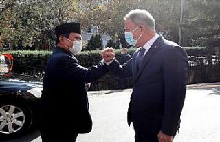 Bakan Akar, Endonezya Savunma Bakanı Subianto ile...