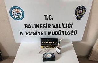 Balıkesir’de polis 8 uyuşturucu şüphelisini...