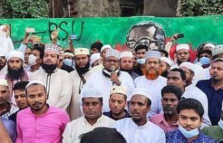 Bangladeş’te milyonlar Fransa’yı protesto etti