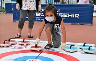 Başiskele Sahili’nde Floor Curling keyfi