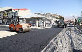 Başkale’de ana caddeler yenilendi