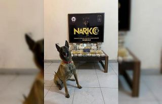 Başkale’de su kolilerinin altına gizlenmiş 27...