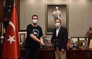 Başkan Ataç’tan başarılı öğrenciye tebrik