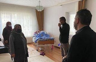 Başkan Çetin’den hastalara moral ziyareti