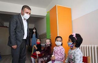Başkan Ercan öğrencilerin okul heyecanına ortak...
