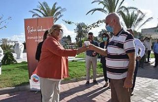 Başkan Erdem’den vatandaşlara kahve ikramı