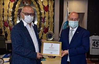 Başkan Ergün’e Kızılay’dan teşekkür belgesi