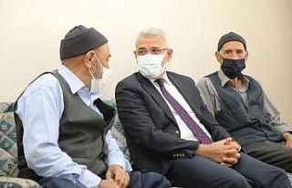 Başkan Güder yaşlıları unutmadı