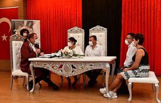 Başkan Gümrükçü’den çiftlere "Mutlu Aile...