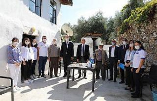 Başkan Gürün’den koca çınarlara ziyaret