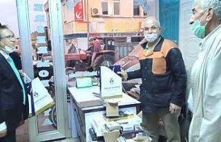 Başkan Kazgan’dan esnafa maske ve Türk bayrağı