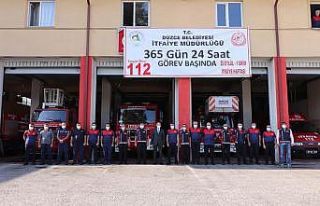 Başkan Özlü itfaiyecileri yalnız bırakmadı