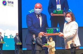 Başkan Sandıkçı’ya Sıfır Atık ödülü