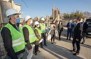 Başkan Vekili Aslan çalışmaları denetleyip vatandaşlarla...