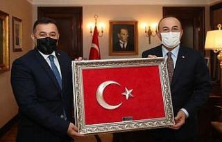 Başkan Yücel Bakan Çavuşoğlu’na projelerini...