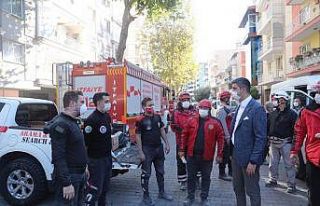 Başkan Yüksel, İzmir’de deprem bölgesinde incelemelerde...