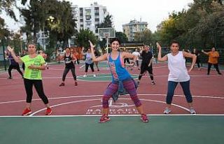 Bayraklı’da sabah yoga akşam zumba