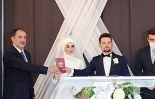 Belediye Başkanı Şahin kızına nikah cüzdanının...
