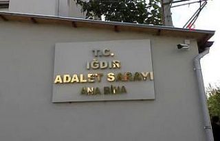 Belediyede bulunan kayıt dışı 300 bin lira ile...