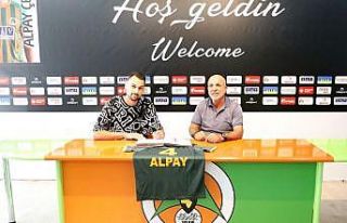 Beşiktaşlı genç stoper Alpay Çelebi, Alanyaspor’da