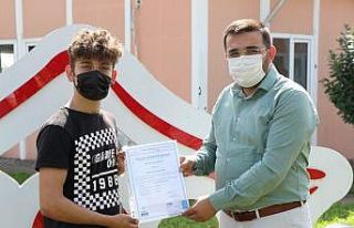 Beyaz kalplerde hazırlanarak uluslararası belge...