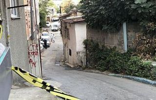 Beyoğlu’nda inşaat işçilerinin kavgasında kan...