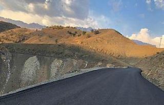 Beytüşşebap’ta toprak yollar asfaltlandı