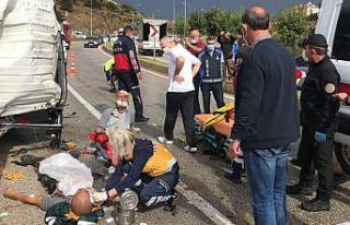 Bilecik’te çöp kamyonu devrildi: 3 yaralı