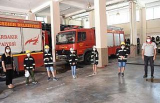 Bilgi Evi öğrencileri İtfaiye Haftasını kutladı