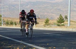 Bingöl’de ’Bisikletler Cumhuriyet Yolunda’...