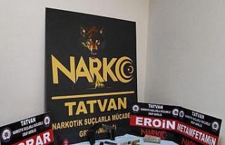 Bitlis’te uyuşturucu ve silah ele geçirildi