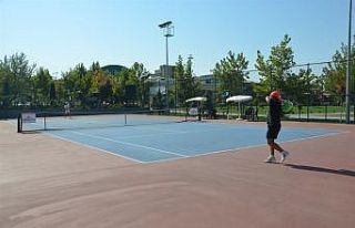 Bölge Tenis turnuvası çekişmeli geçti