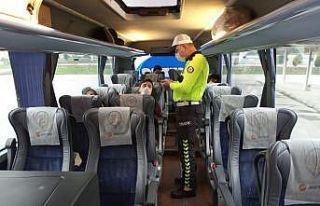 Bozüyük’te trafik polislerinden karayolunda Covid-19...