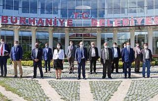 Burhaniye Belediye Başkanı Ali Kemal Deveciler:...
