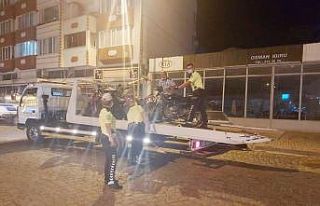 Burhaniye’de motosikletlere gece denetimi