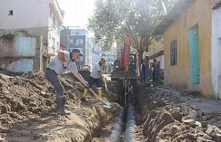 Burhaniye’de yağmur suyu kanalları yenileniyor