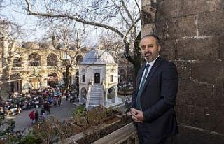 Bursa Ulu Cami göründü, sıra hanlarda