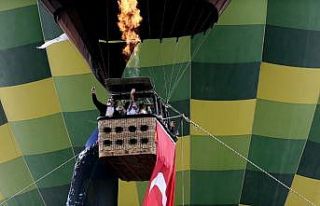 Bursa’da 1923 kişi Cumhuriyet Bayramı’nı gökyüzünde...