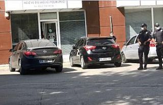 Bursa’da ailesini bıçakla rehin aldı, polise...